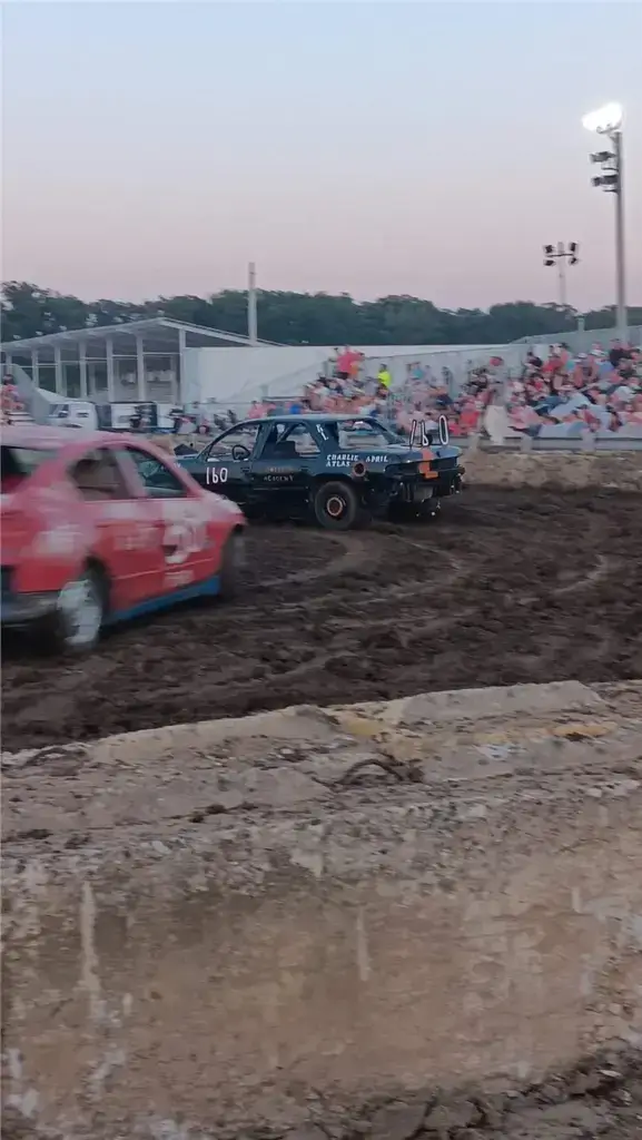 demolition derby cars racing